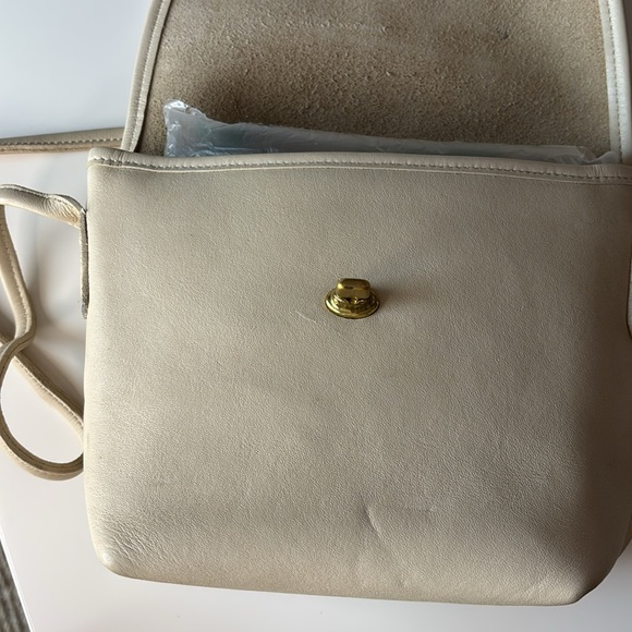 Coach | Vintage Quincey #9919 in Bone - Picture 14 of 15